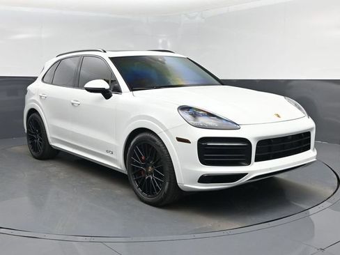 Used 2021 Porsche Cayenne GTS image 8