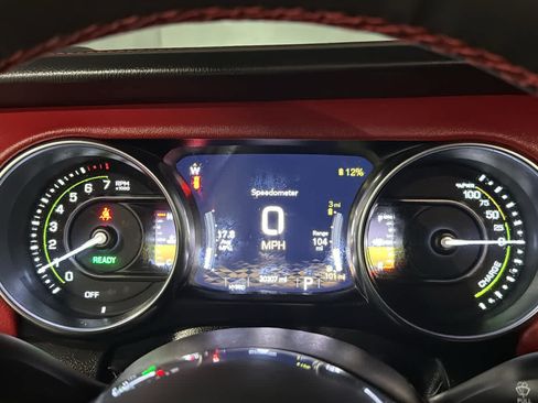 Used 2023 Jeep Wrangler Unlimited Rubicon 4xe AWD/4WD image 14