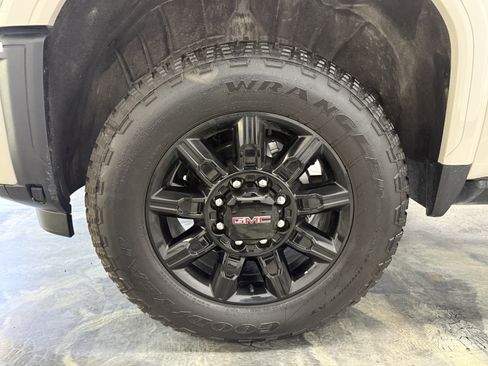 Used 2026 GMC Sierra 2500 AT4 w/ AT4 Premium Plus Package AWD/4WD image 32