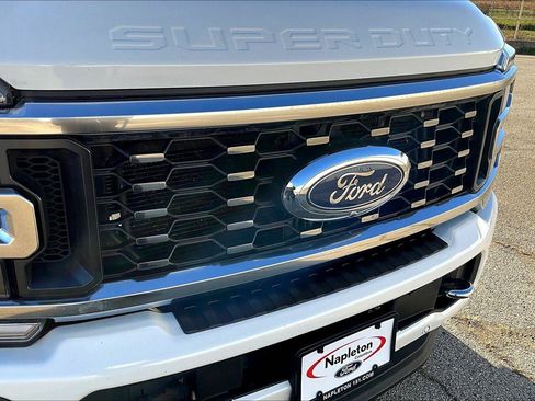 Used 2023 Ford F350 Platinum w/ FX4 Off-Road Package image 29