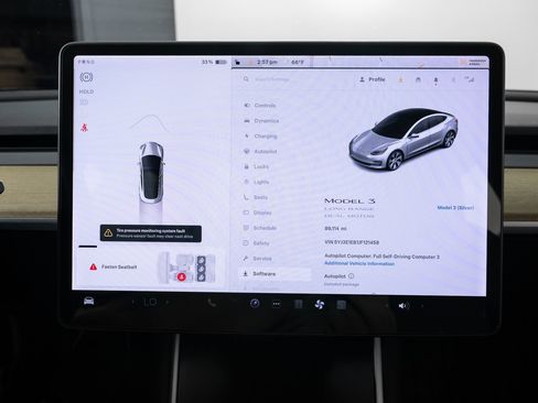 Used 2018 Tesla Model 3 Long Range image 32