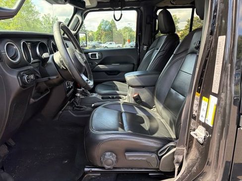 Used 2020 Jeep Gladiator Overland AWD/4WD image 17