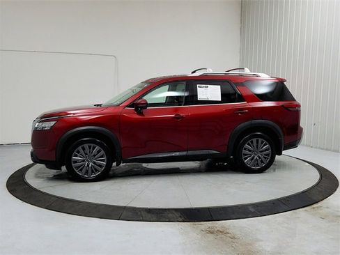 Used 2024 Nissan Pathfinder SL w/ SL Premium Package image 4