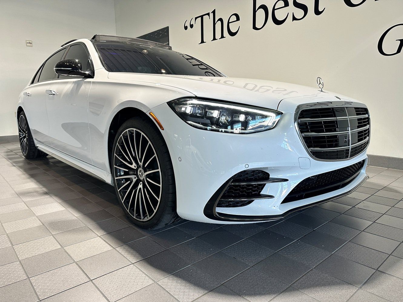 Used 2024 Mercedes-Benz S 580 4MATIC Sedan image 1