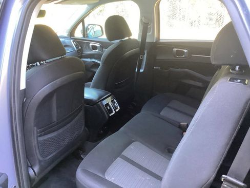 Used 2022 Kia Sorento LX FWD image 47