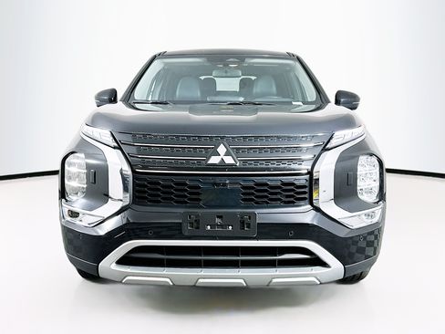 Used 2024 Mitsubishi Outlander SE AWD/4WD image 2
