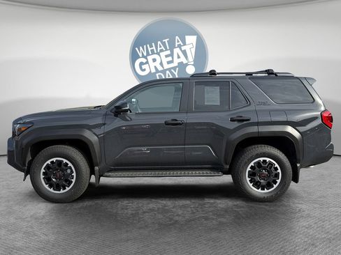 Used 2025 Toyota 4Runner TRD Off-Road image 7