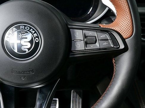 New 2025 Alfa Romeo Stelvio Sprint AWD/4WD image 13