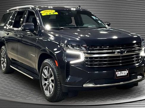 Used 2022 Chevrolet Tahoe LT w/ Luxury Package AWD/4WD image 3
