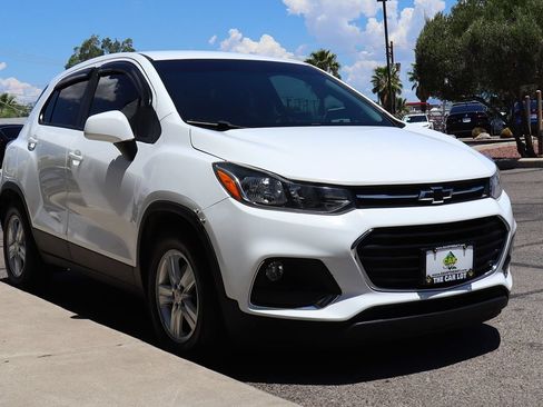 Used 2020 Chevrolet Trax LS FWD image 14