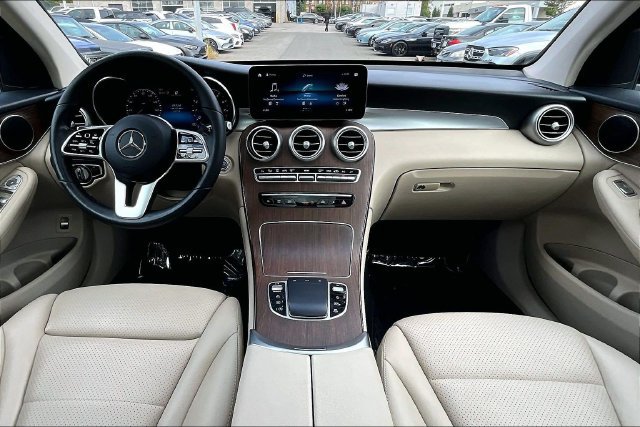 Used 2021 Mercedes-Benz GLC 300 4MATIC image 12