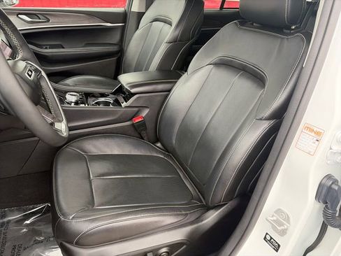 Used 2022 Jeep Grand Cherokee Limited 4xe w/ Luxury Tech Group II AWD/4WD image 39