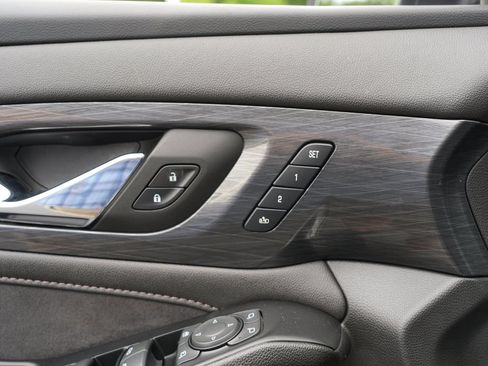 Certified 2023 Chevrolet Traverse High Country AWD/4WD image 17