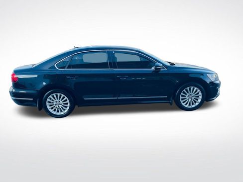Used 2017 Volkswagen Passat 1.8T SE image 9