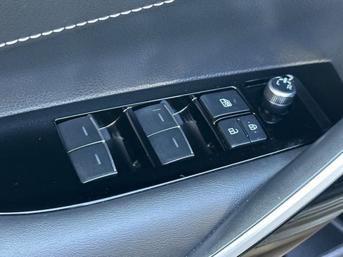 Certified 2019 Toyota Corolla XSE FWD image 13