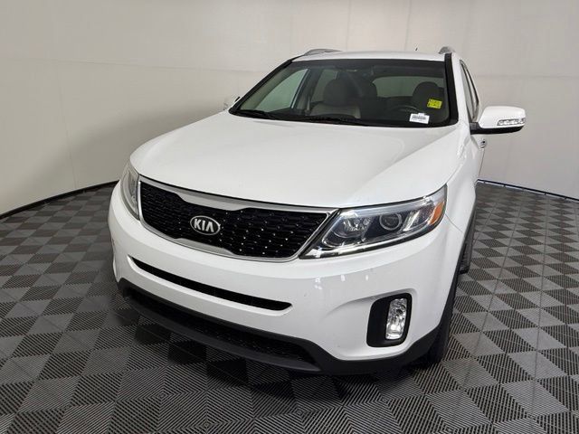 Used 2015 Kia Sorento LX FWD image 2