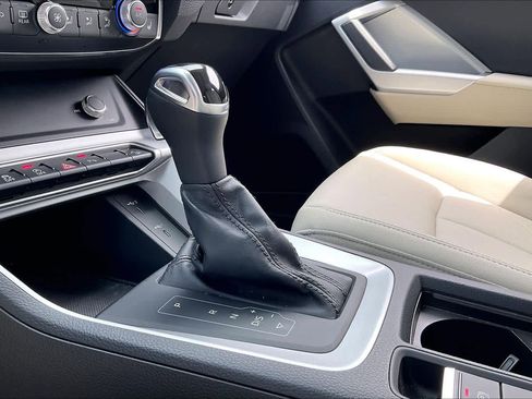 Used 2023 Audi Q3 2.0T Premium w/ Convenience Package image 16