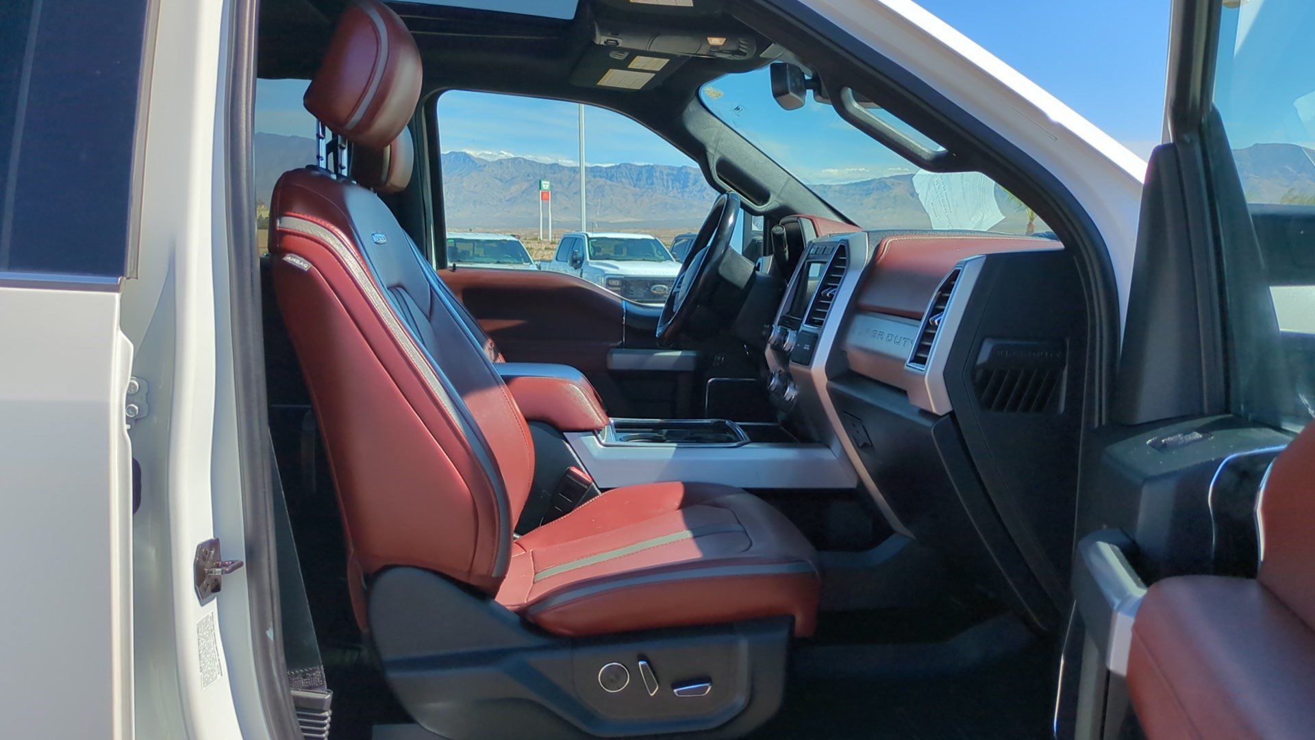 Used 2019 Ford F350 Platinum w/ Platinum Ultimate Package AWD/4WD image 33