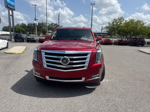 Used 2015 Cadillac Escalade Premium RWD image 2