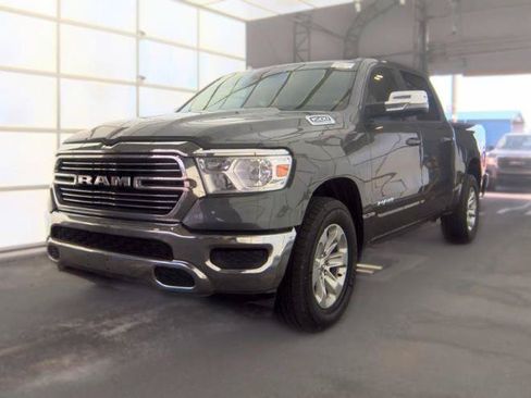 Used 2023 RAM 1500 Laramie AWD/4WD image 5