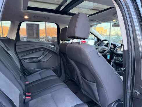 Used 2017 Ford Escape SE w/ Equipment Group 201A image 18