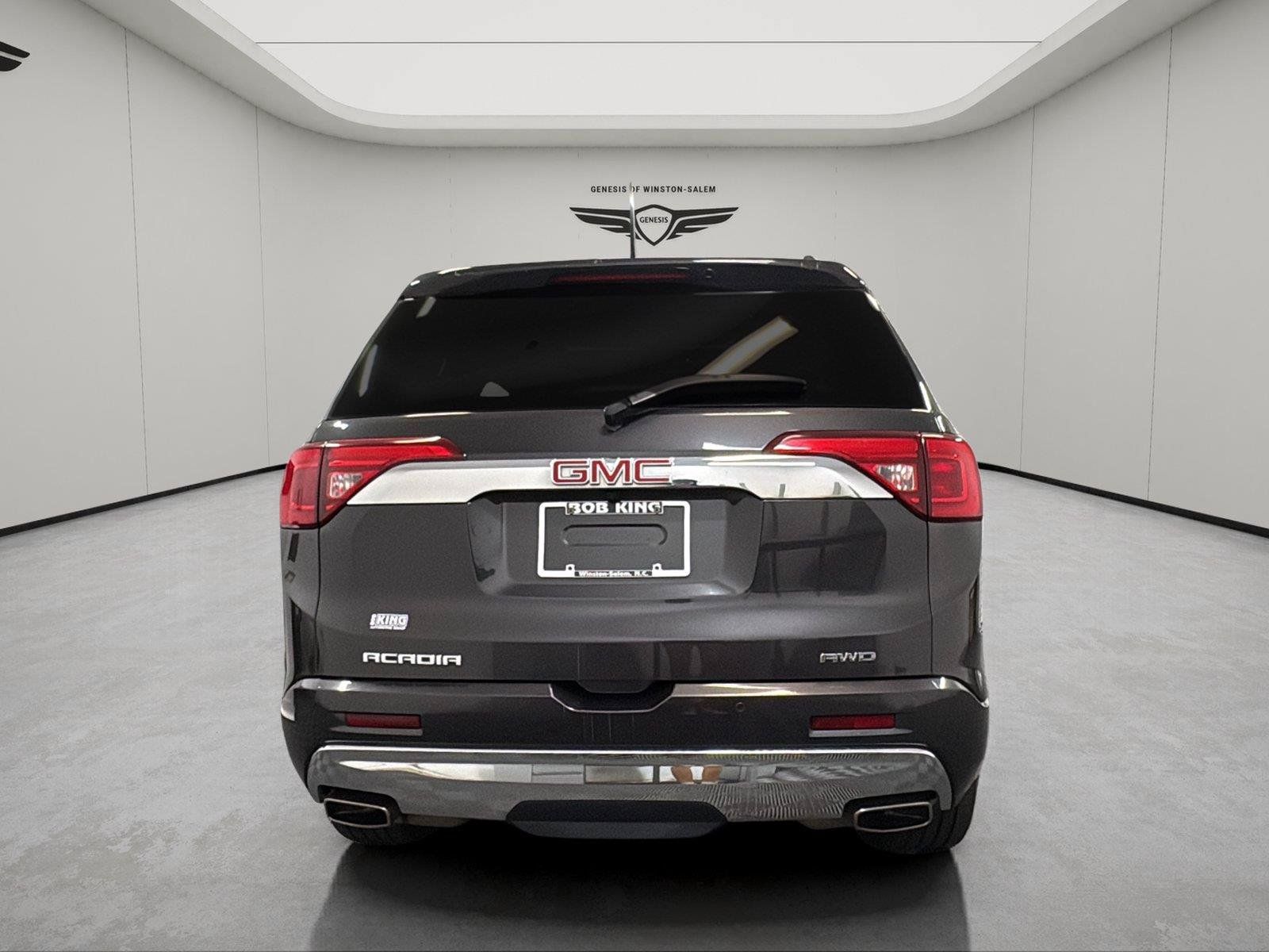 Used 2018 GMC Acadia Denali w/ Technology Package AWD/4WD image 4
