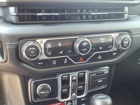 Used 2024 Jeep Gladiator Mojave w/ Convenience Group AWD/4WD image 14