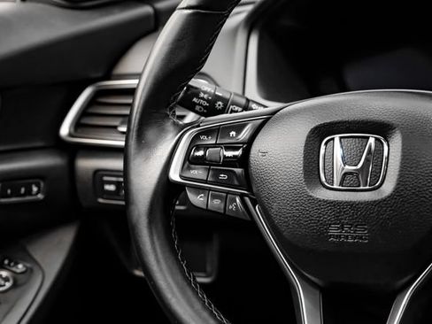Used 2019 Honda Accord Touring image 16