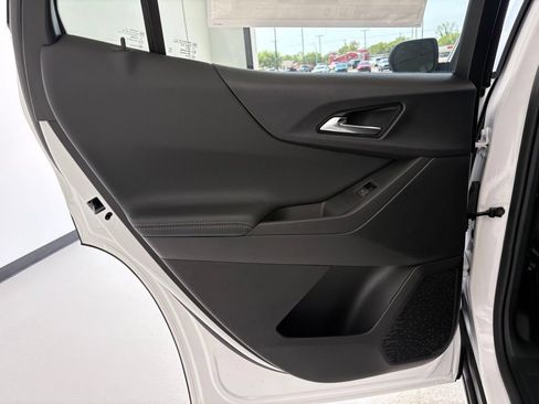 New 2027 Chevrolet Equinox LT w/ Convenience Package II FWD image 27
