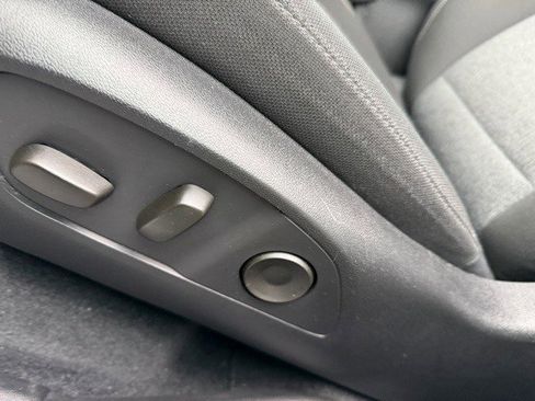 Certified 2025 GMC Acadia Elevation image 17