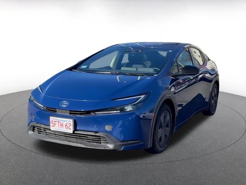 Used 2025 Toyota Prius LE image 7