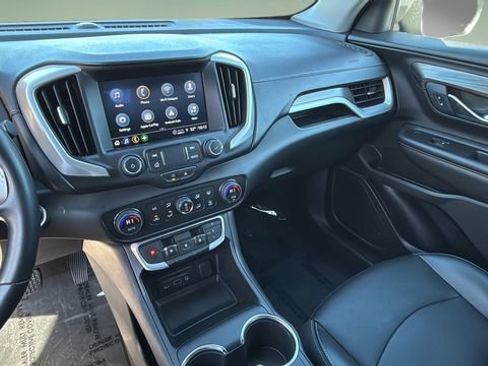 Used 2023 GMC Terrain SLT image 24