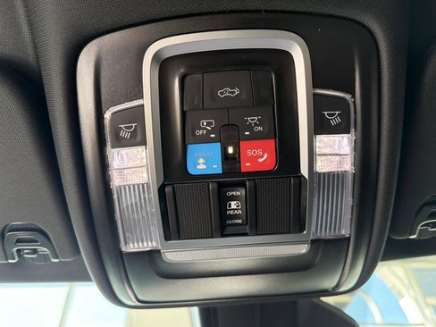 New 2026 RAM 1500 4x4 Crew Cab image 31