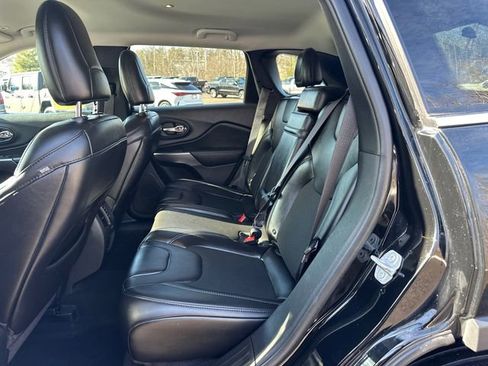 Used 2019 Jeep Cherokee Latitude Plus image 14