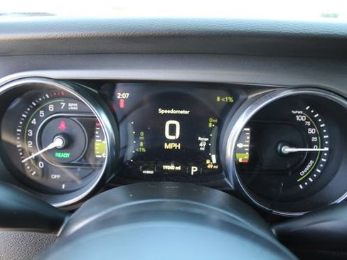Used 2023 Jeep Wrangler Unlimited AWD/4WD image 23