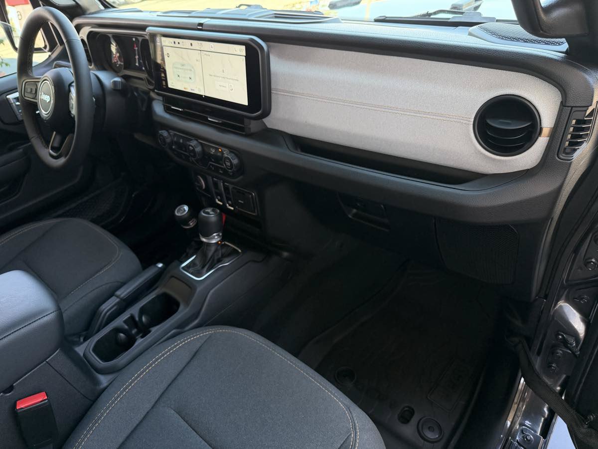 Used 2024 Jeep Wrangler Sport AWD/4WD image 21