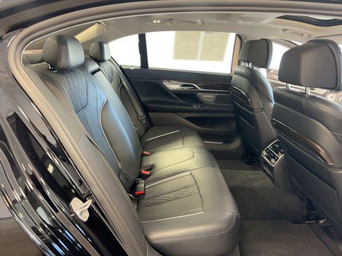 Certified 2022 BMW 740i xDrive w/ Premium Package image 30