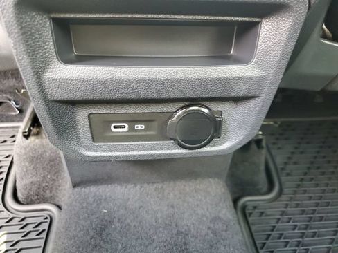 Used 2023 Volkswagen Tiguan SE w/ Panoramic Sunroof Package FWD image 12