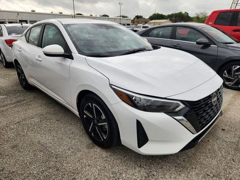 Used 2025 Nissan Sentra SV image 1