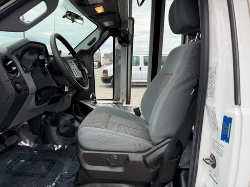 Used 2014 Ford F550 4X2 2dr Regular Cab 140.8 200. image 18