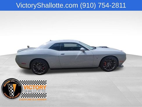Used 2022 Dodge Challenger R/T Scat Pack w/ Shaker Package RWD image 30