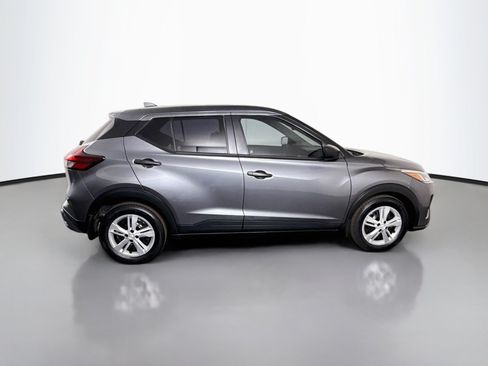 Used 2021 Nissan Kicks S FWD image 11
