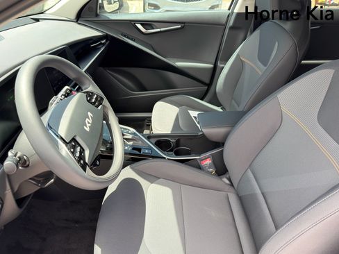 New 2026 Kia Niro LX FWD image 10