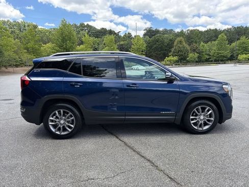 Used 2023 GMC Terrain SLT w/ Infotainment Package II FWD image 10