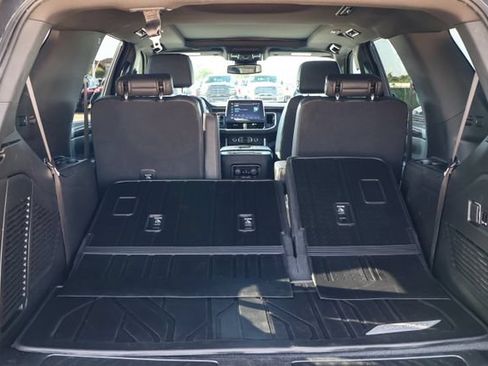 Used 2023 Chevrolet Tahoe LT w/ LT Signature Package AWD/4WD image 7