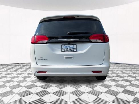 Used 2024 Chrysler Voyager LX FWD image 11