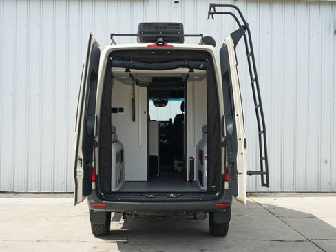 Used 2020 Mercedes-Benz Sprinter 2500 w/ Premium Plus Package image 10