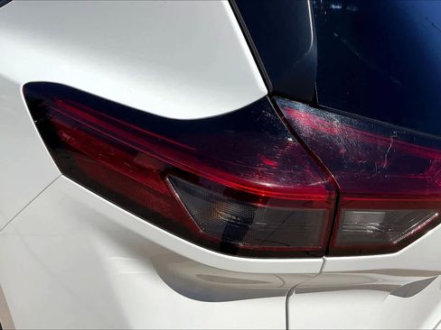 Used 2024 Nissan Rogue S image 29