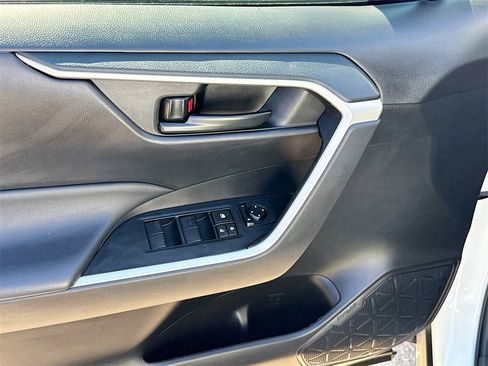 Used 2023 Toyota RAV4 LE image 19
