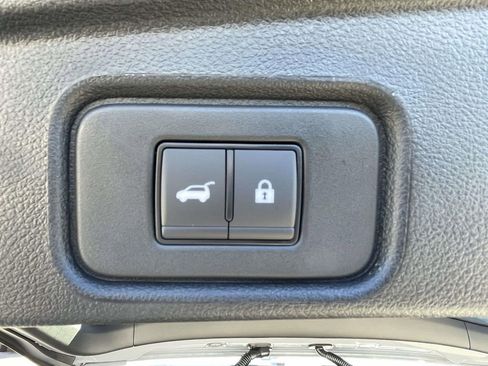 New 2026 Nissan Pathfinder Platinum image 10